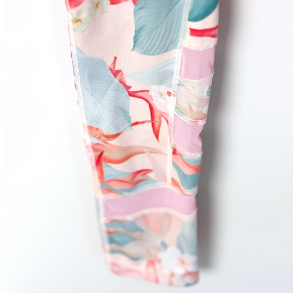 Old Navy Active leggings -  Kids Size 14/ XL - Pink melange with netting detail - Picture 5 of 9